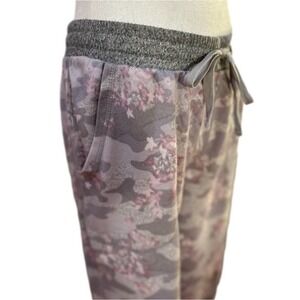Splendid Super Soft Floral Camo Lounge Jogger Pant Size Medium